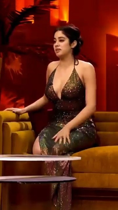 Just love this video 😍😜 . . . . . #janhvikapoor #himeshreshammiya #tandurinights #bollywooddance #bollywoodactress #koffeewithkar