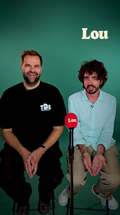 Parmi les deux humoristes Eric et Quentin se cache un papa…Selon vous, duquel s’agit-il ? 🍼Retrouvez le spectacle Papa pas papa, à partir du 22 septembre au théâtre La Contrescarpe.