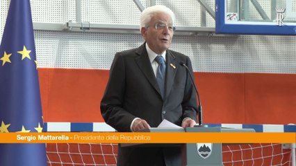 Mattarella "La scuola è un luogo di accoglienza e di rispetto"