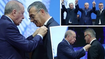 Cumhurbaşkanı Erdoğan, Konya'da AK Parti’ye katılan iki belediye başkanına rozet taktı