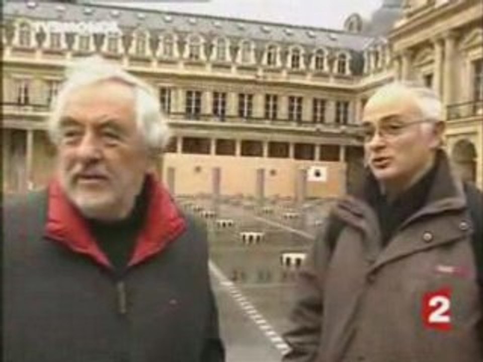 Les colonne dans la coure palais royale paris