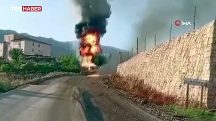 Şırnak’ta yol çalışmasında hasar gören petrol borusu alev aldı