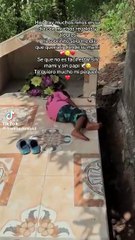 Menor visita tumba de su madre el Día del niño