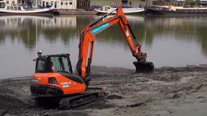 Around 5m wet wipes cleared from Thames as work to remove ‘island’ completed