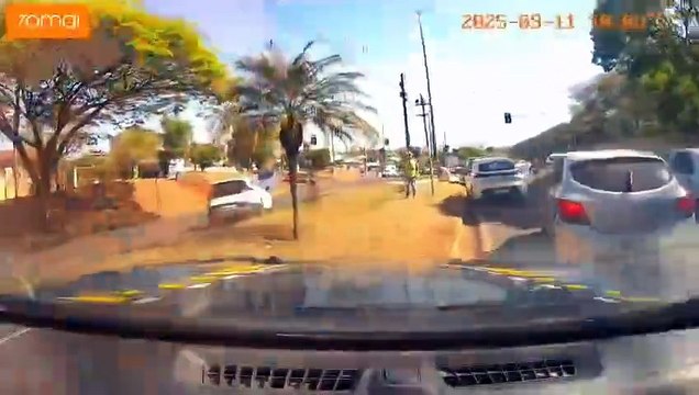 Perseguição policial: PRF apreende Volvo V40 carregado com 400 kg de maconha após acidente