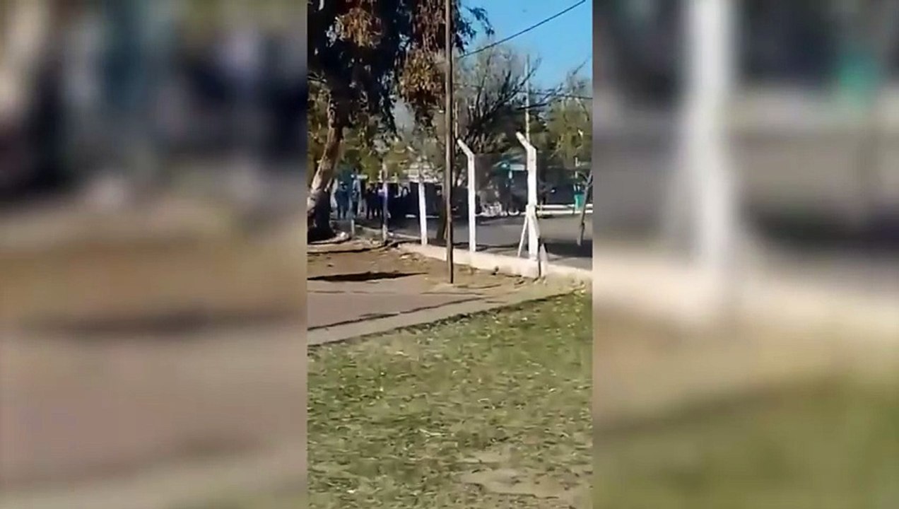 Algunos videos grabados por los propios alumnos captaron el momento en que se escuchan las detonaciones