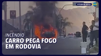 Carro pega fogo na marginal da BR-356, em BH