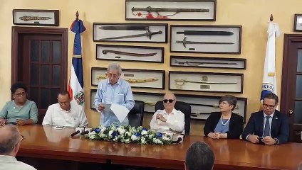 Esto es letra viva, ojalá que no se convierta en letra muerta, dice Hipólito Mejía al recibir informe del CES sobre diálogo crisis haitiana