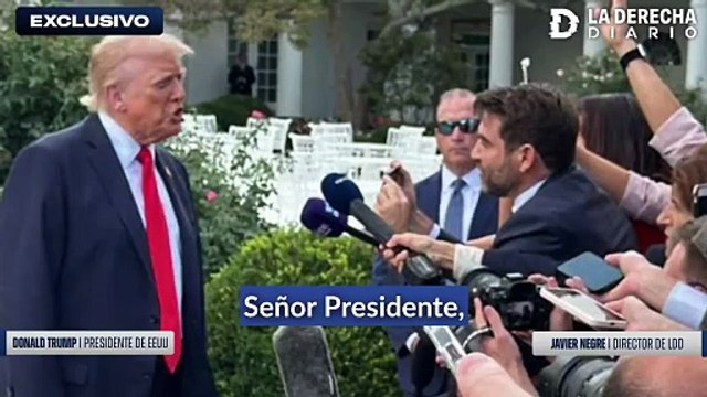 Donald Trump le respondió una pregunta al director de La Derecha Diario, Javier Negre . - ¿Qué opina sobre los medios que justifican el asesinato de Charlie Kirk? . + Me parece terrible. Deberían estar avergonzados. Es terrible... .