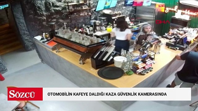 Ümraniye’de, otomobilin kafeye daldığı kaza güvenlik kamerasında