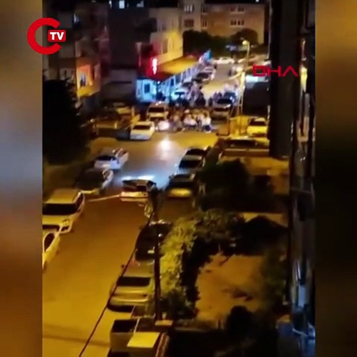 Kartal'da alkollü sürücü düğün salonu çıkışında kalabalığa daldı 2 yaralı