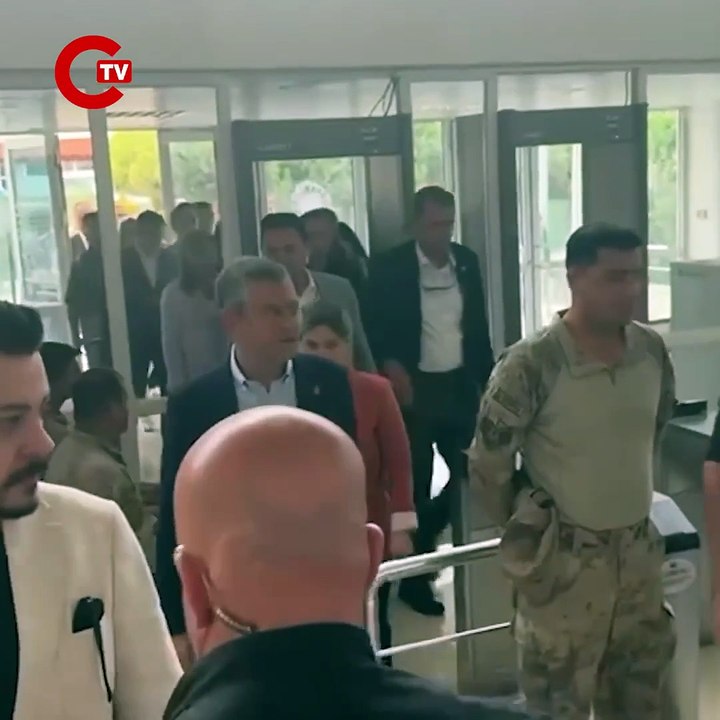 Ekrem İmamoğlu’nun diplomasının iptali davası için görülecek duruşmaya, CHP Genel Başkanı Özgür Özel geldi