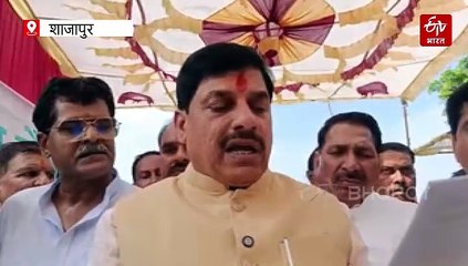 ग्राउंड जीरो पर मुख्यमंत्री मोहन यादव, खेतों में जाकर सोयाबीन में पीला मोजेक का आतंक देखा