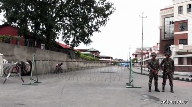 Nepal, soldati per le strade e coprifuoco dopo le violente proteste