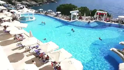 Türkiye'nin tatil cennetine sarı yaz geldi; otellerde plajlarda adım atacak yer yok!