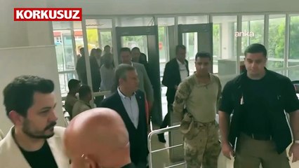 Özgür Özel de İmamoğlu’na destek için duruşmaya geldi