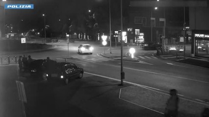 Ultrà del Verona assaltano ristorante di tifosi del Napoli che festeggiano: il video dell'aggressione