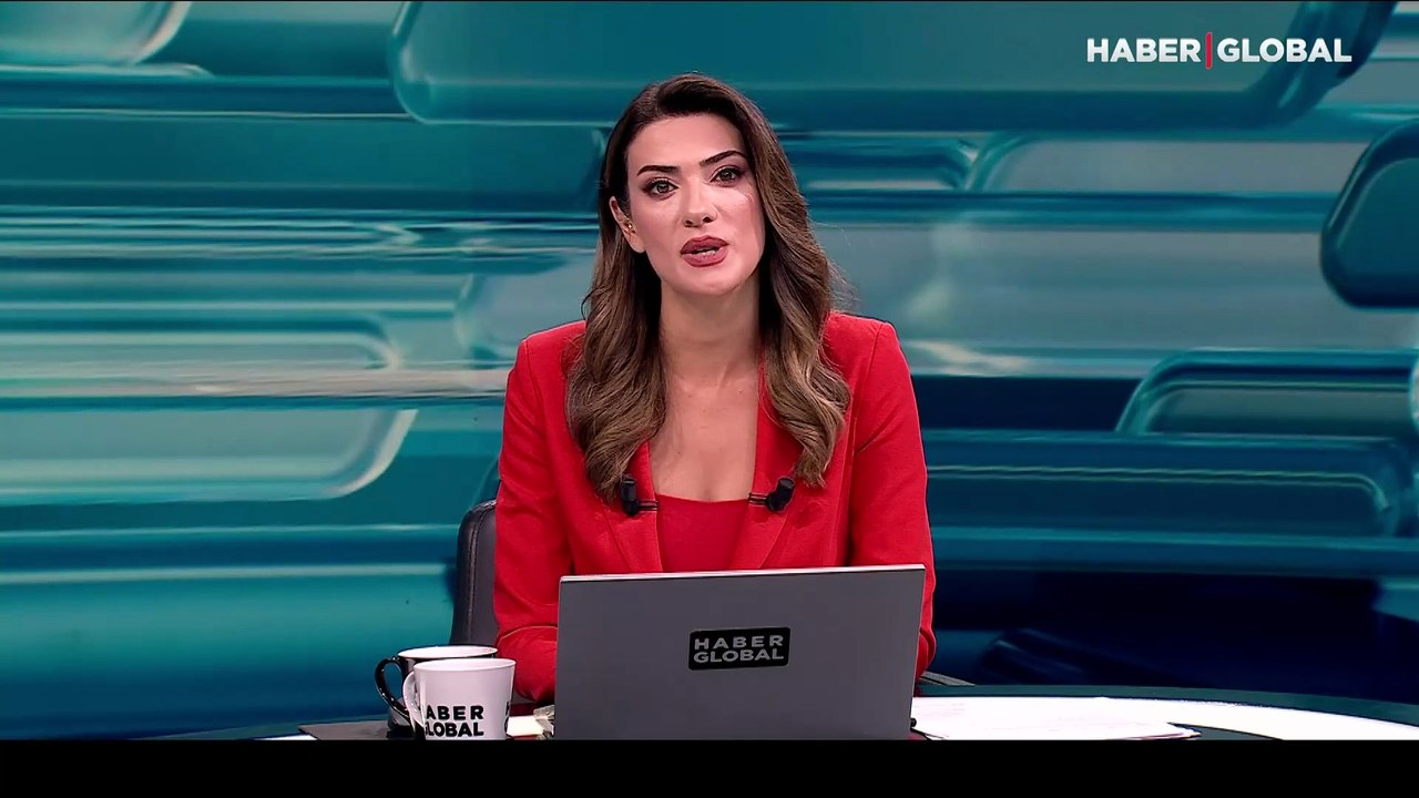 Plajda kadınları çekerken yakalandı