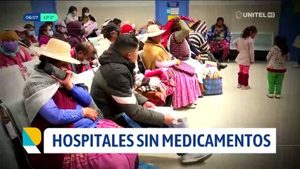 Pacientes madrugan con la esperanza de conseguir ficha de atención