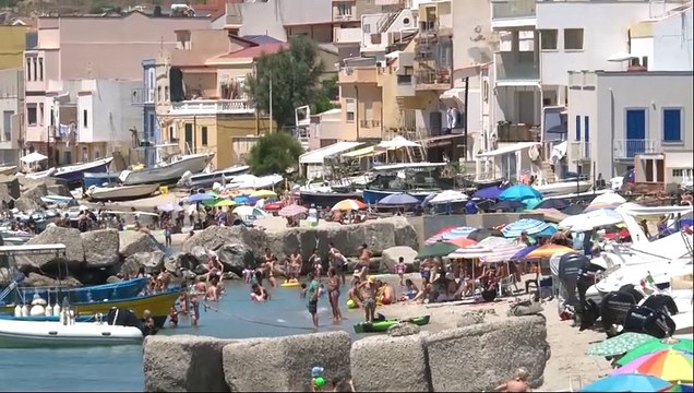 Angeli del mare , sono i bagnini di Messina che salvano vite