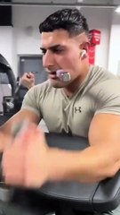 Vaping at the gym ! 😱