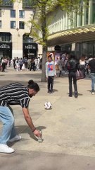 Passing the ball with the Parisians 🙈😳⚽️