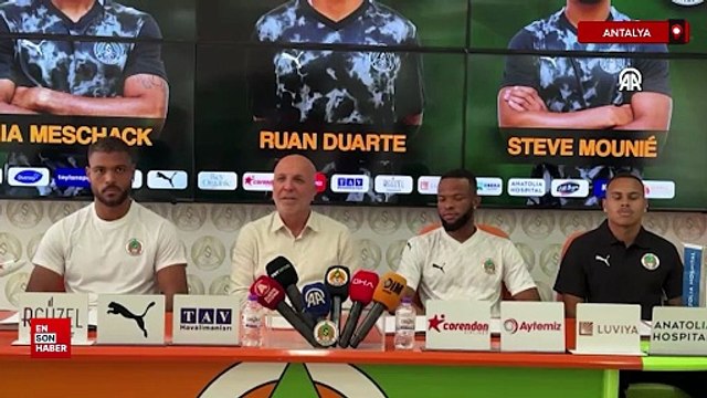 Alanyaspor, kadrosuna kattığı 3 oyuncu için imza töreni düzenledi