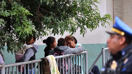 Familiares de las víctimas del incendio de una pipa de gas