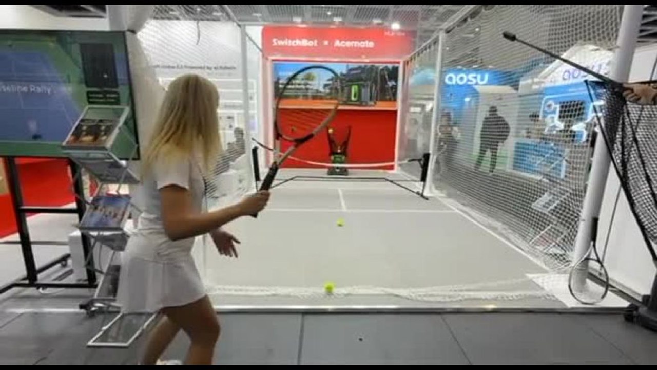 Acemate, il robot tennista che gioca, allena e raccatta palle