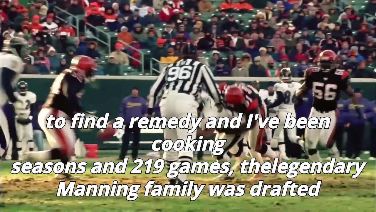 15 Greatest NFL Players Of All-Time That You Won’t Believe NEVER Played In The Playoffs