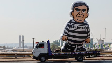 Brasileños celebran condena a Bolsonaro