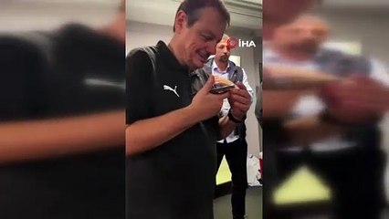 Cumhurbaşkanı Erdoğan’dan A Milli Erkek Basketbol Takımı’na tebrik telefonu