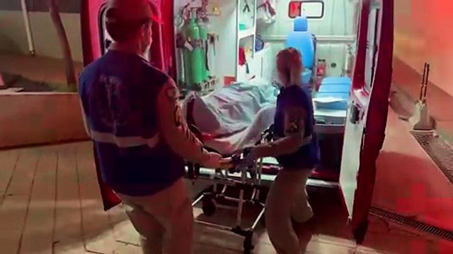 Homem é agredido por populares e socorrido pelo Siate na Rua Hercílio Luz