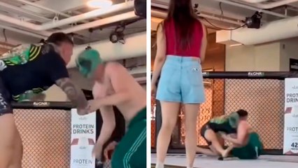 Lazy Boy se mide en entrenamiento con el luchador Mr Iguana