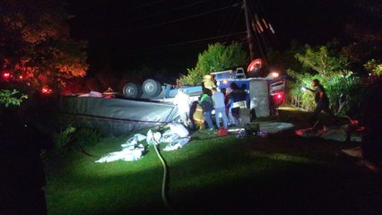 tn7-Tragedia en ruta a Monteverde: un muerto y un herido tras vuelco de tráiler-120925