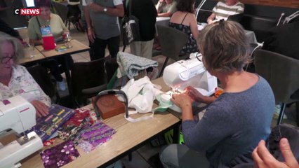 Recyclage : des associations s'installent dans des bars pour réparer les objets du quotidien