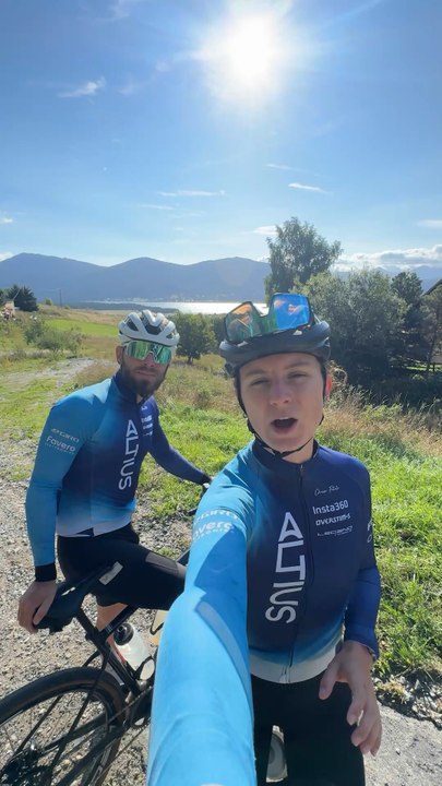 Nous sommes prêts pour la @66degressud Gravel ! 🔥Au programme : 110 km et 2100 m de dénivelé, sur un parcours exigeant et accidenté… Autant dire que l’intensité sera au rendez-vous ! 🚵‍♂️