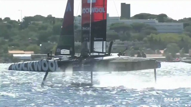 SailGP 2025 / REGARDEZ comment le pilote de F1 Valtteri Bottas pilote une F50
