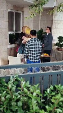 (6) After her 99th blind date failed, she was kicked out of the house. She was determined to get close to the three blind date candidates by pretending to be ugly. She wanted to make them give up. But her grandfather helped her go from being a poor villag