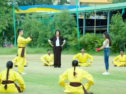 video short clip women fighting fighting girl boys' girl fight