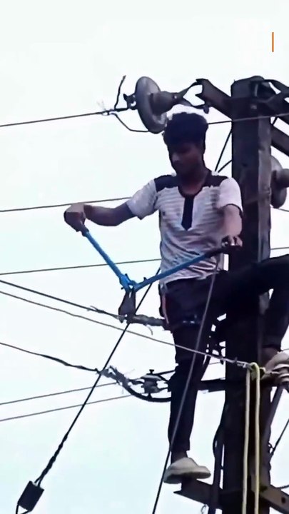 #Man cuts power to entire village after his girlfriend's #phone is busy.