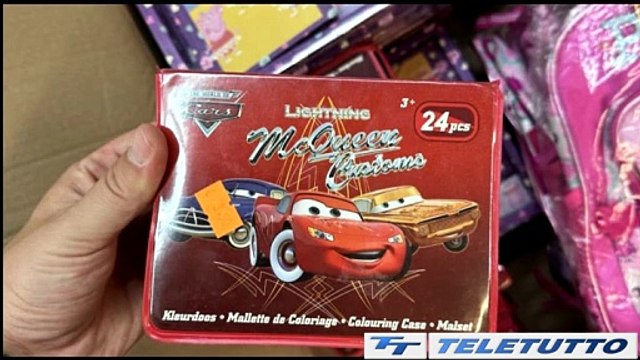 Video News - GdF, maxi sequestro di articoli per la scuola e peluche contraffatti