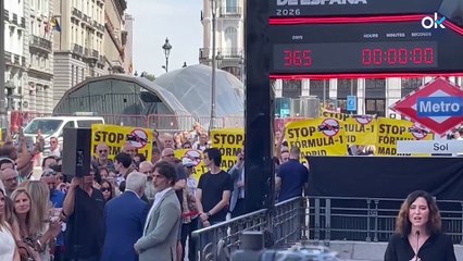 Intentan increpar a Ayuso en su discurso y los madrileños rompen a aplaudirle durante la presentación del GP de Madrid