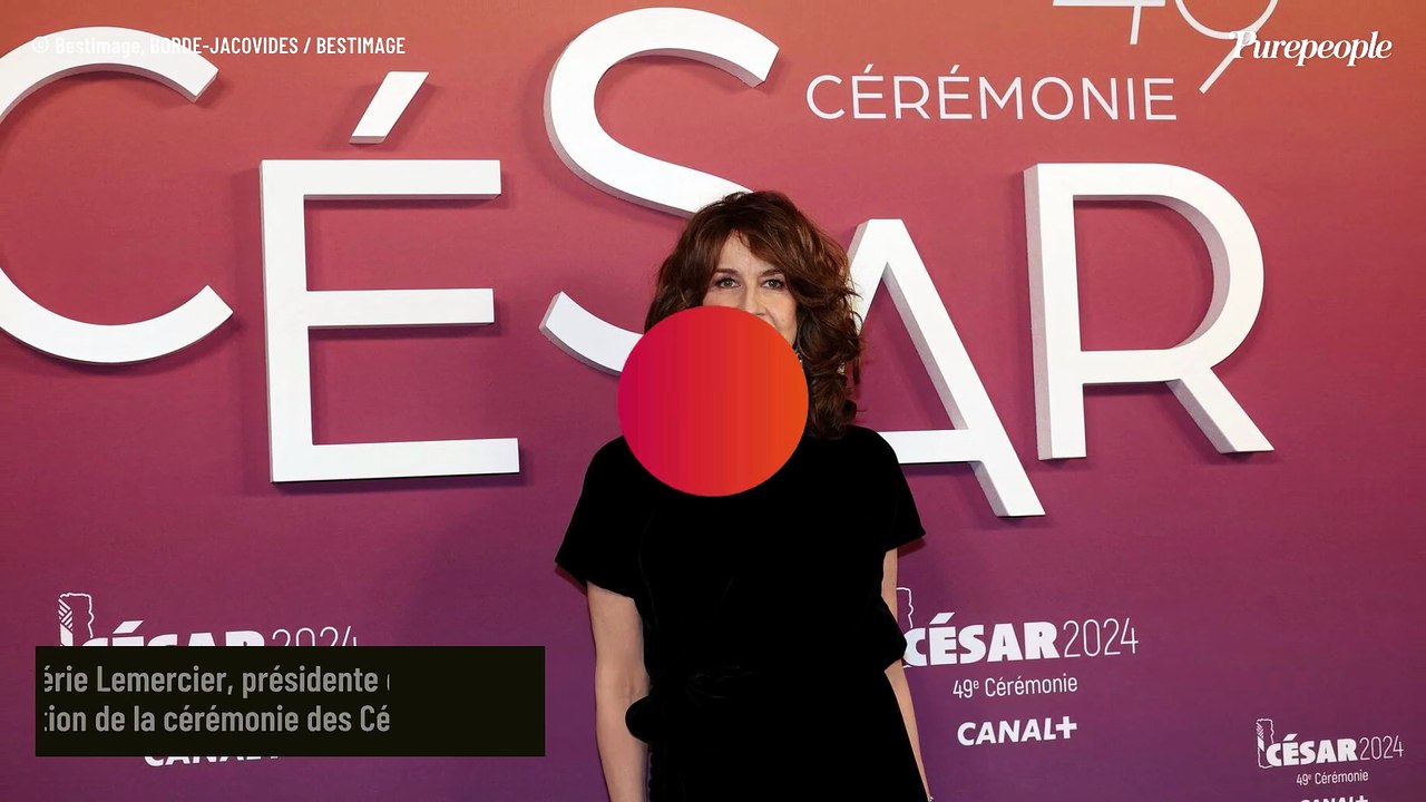 "Il a 37 ans" : Valérie Lemercier évoque son couple avec un homme bien plus jeune qu'elle