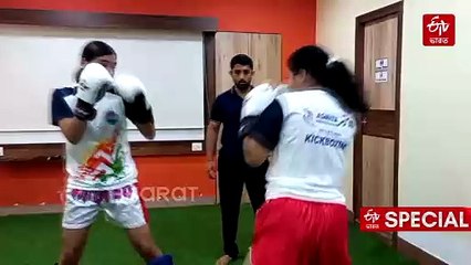 কলকাতার দুই কন্যার সোনালী সাফল্য: কিকবক্সিংয়ে বাংলার গর্ব 🥊