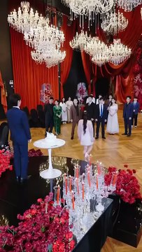 (6) Ending: She was in a car accident while trying to save her three childhood friends and was in a coma for three years. When she woke up, she found that her family had already spoiled her like a treasure and even forgot about her. At that moment, her he