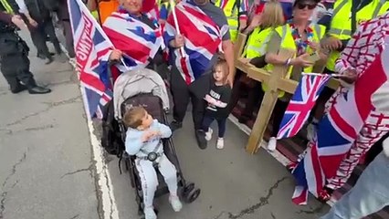 Migration Londre : 🏴🇬🇧 'Sauvons nos enfants'