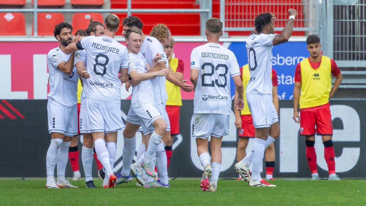 Keiner hat Böhnlein auf dem Schirm: Schweinfurt feiert Sieg in Unterzahl