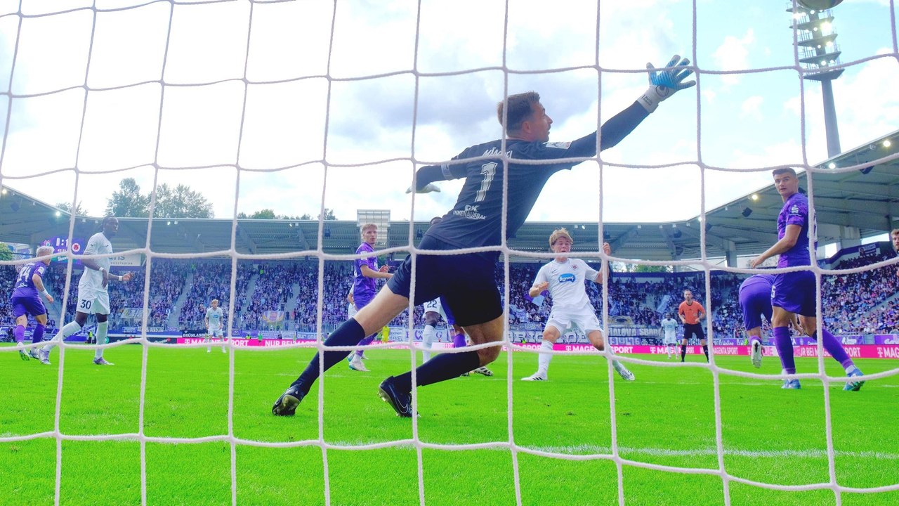 Kloss wird zum Tor gezwungen: Viktoria lässt Aue verzweifeln