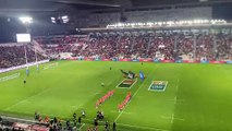 Show et lumières avant le coup d'envoi du premier match de la saison au Stade Mayol de Toulon